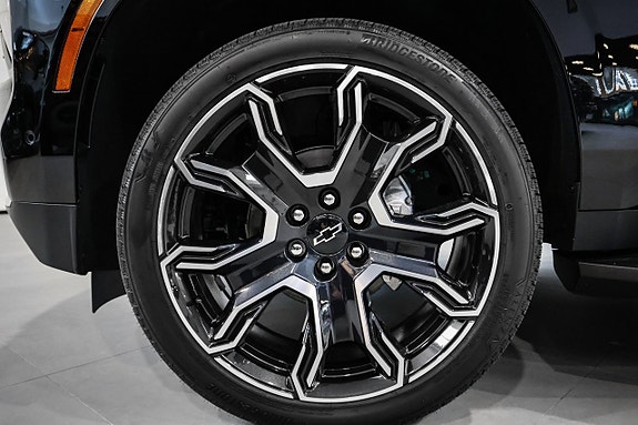 Chevrolet Tahoe 8 of 30