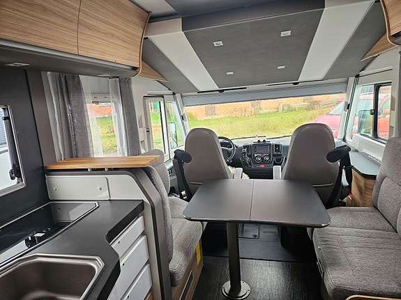 Adria Sonic Axess 700 DC 4 of 7