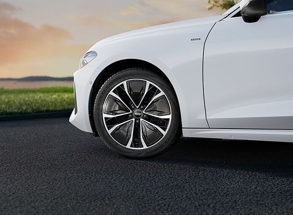 Audi A5 4 of 5