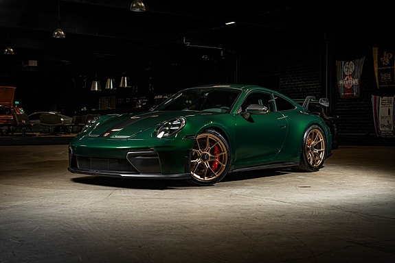 Porsche 911 2 of 5