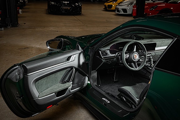 Porsche 911 12 of 30