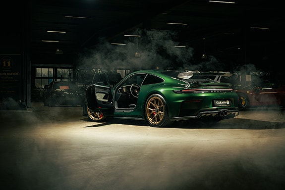 Porsche 911 11 of 30