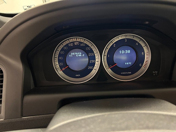 Volvo XC60 12 of 12