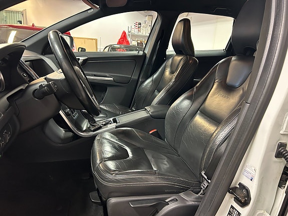 Volvo XC60 10 of 12