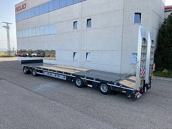 Rojo Trailer 4-axlad maskinsläp modell rak