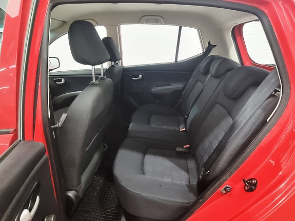 Hyundai i10 8 of 19