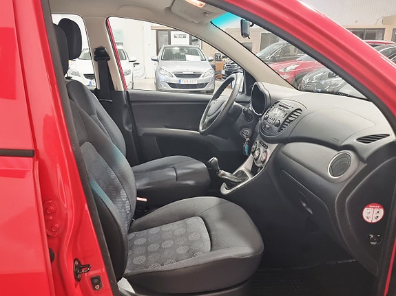 Hyundai i10 14 of 19