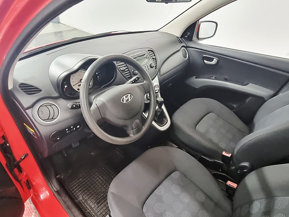 Hyundai i10 7 of 19