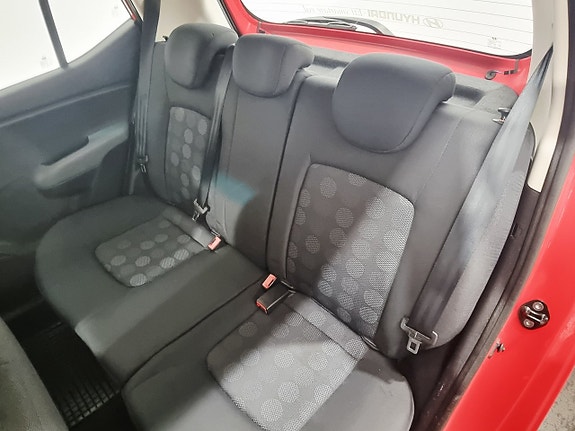 Hyundai i10 9 of 19