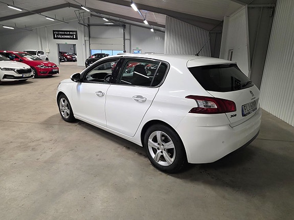 Peugeot 308 5 of 9