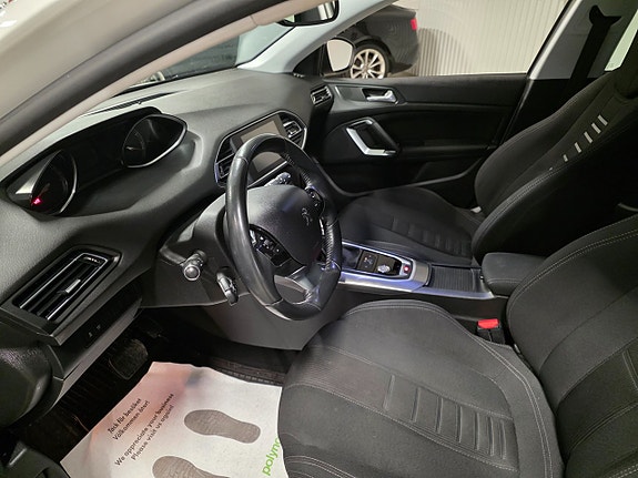 Peugeot 308 6 of 9