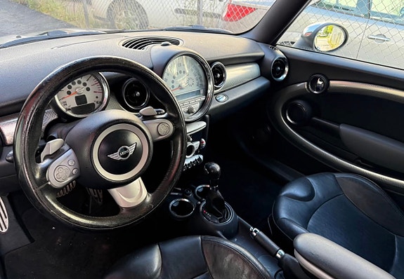 MINI Cooper S 6 of 6
