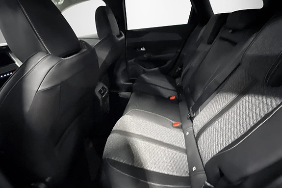 Peugeot 308 9 of 11