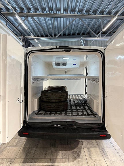 Renault Trafic 7 of 11