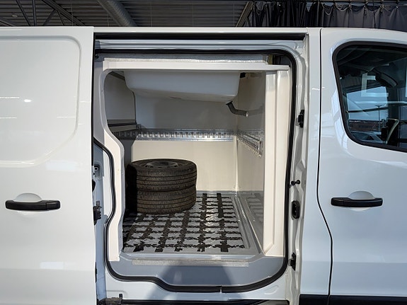 Renault Trafic 8 of 11