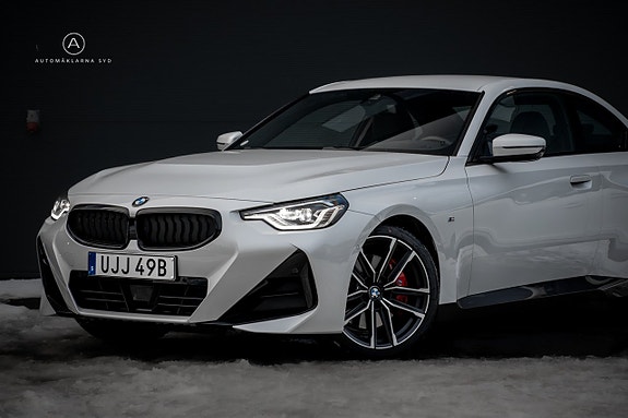 BMW 220i 2 of 5