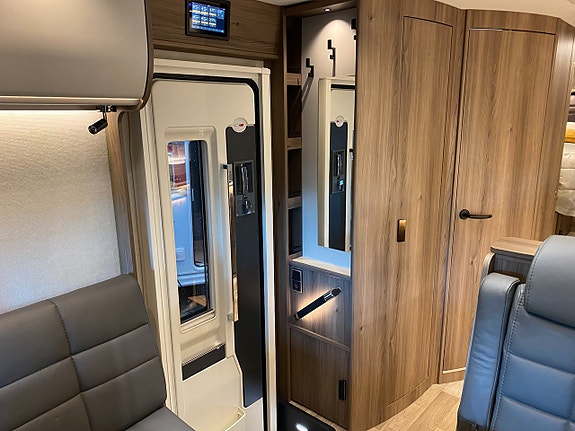 Kabe Travel Master 830 Imperial LGB 13 of 25