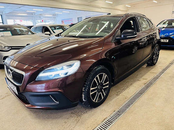 Volvo V40 Cross Country 14 of 23