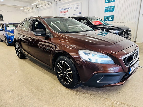 Volvo V40 Cross Country 13 of 23