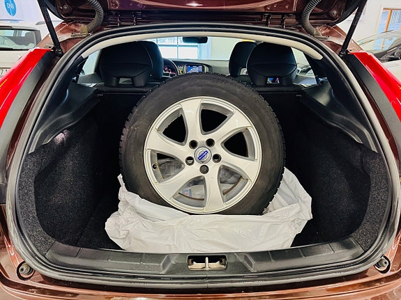 Volvo V40 Cross Country 12 of 23