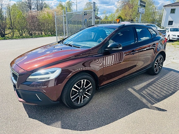 Volvo V40 Cross Country 9 of 23