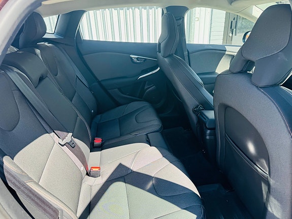 Volvo V40 Cross Country 6 of 23