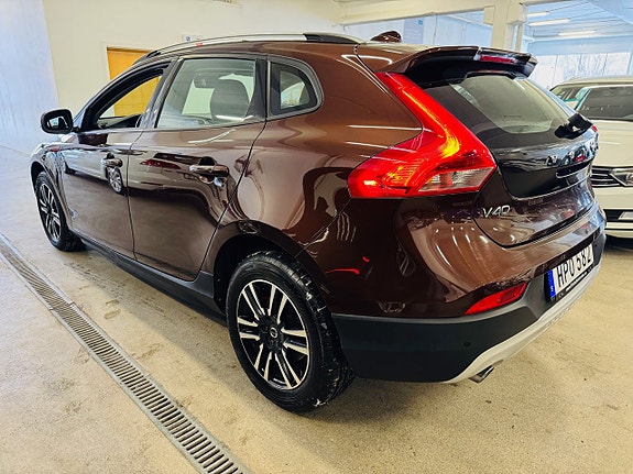 Volvo V40 Cross Country 16 of 23