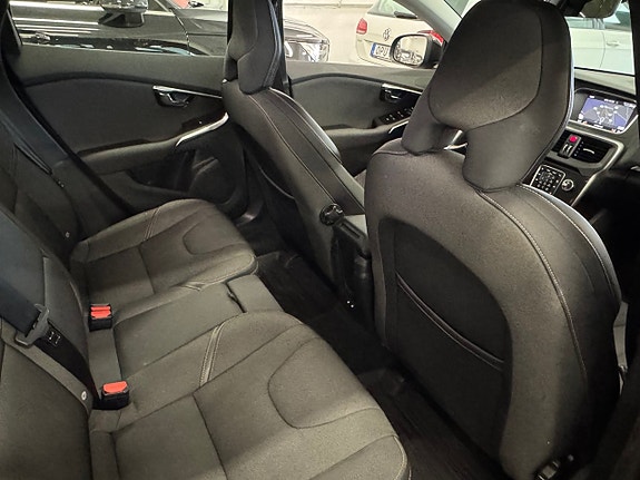 Volvo V40 Cross Country 18 of 23