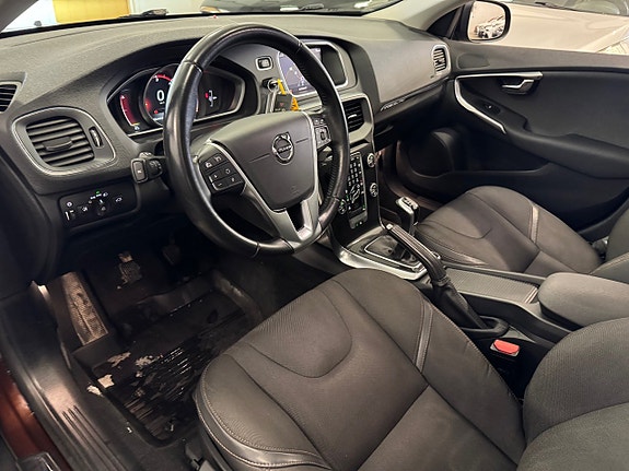 Volvo V40 Cross Country 20 of 23