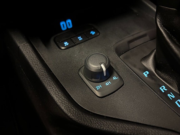Ford Ranger Raptor 12 of 23
