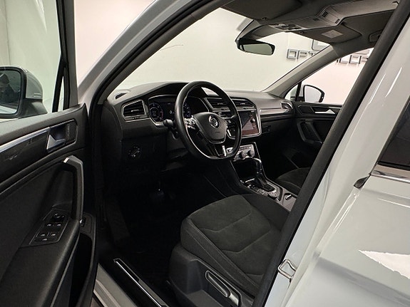 Volkswagen Tiguan Allspace 4 of 5
