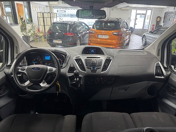Ford Transit Custom 13 of 23