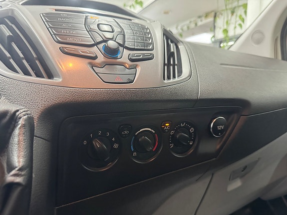 Ford Transit Custom 21 of 23