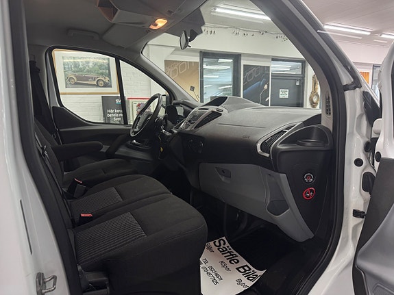 Ford Transit Custom 8 of 23