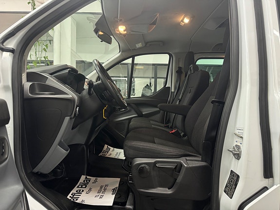 Ford Transit Custom 19 of 23