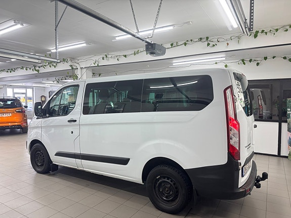 Ford Transit Custom 2 of 5
