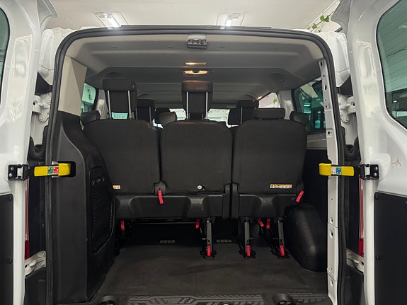 Ford Transit Custom 17 of 23