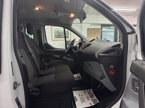 Ford Transit Custom 9 of 23