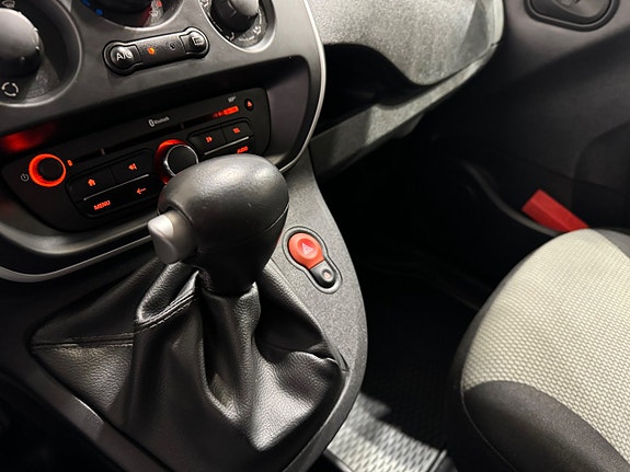 Renault Kangoo Express 12 of 16