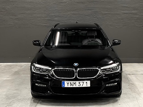 BMW 520d 2 of 5