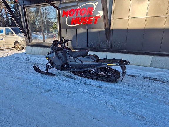 Ski-Doo 850 BACKCOUNTRY XRS 146 -21 2 of 3