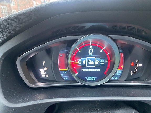 Volvo V40 14 of 21