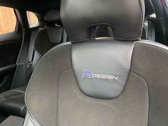 Volvo V40 18 of 21