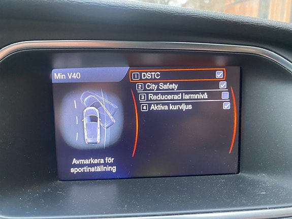 Volvo V40 11 of 21