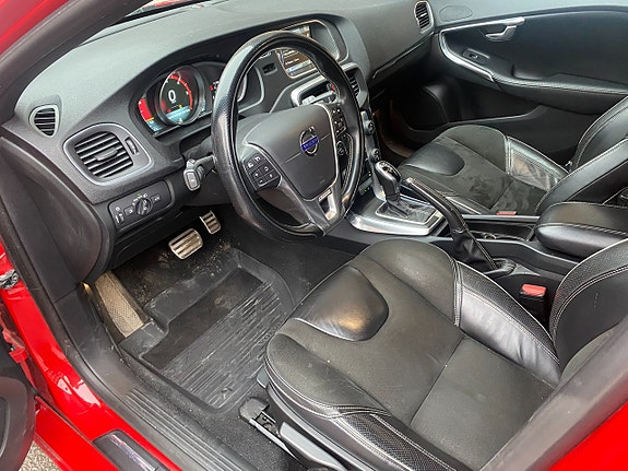 Volvo V40 16 of 21
