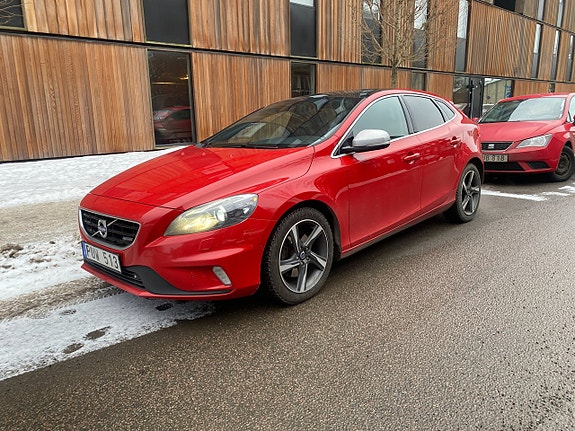 Volvo V40 3 of 21