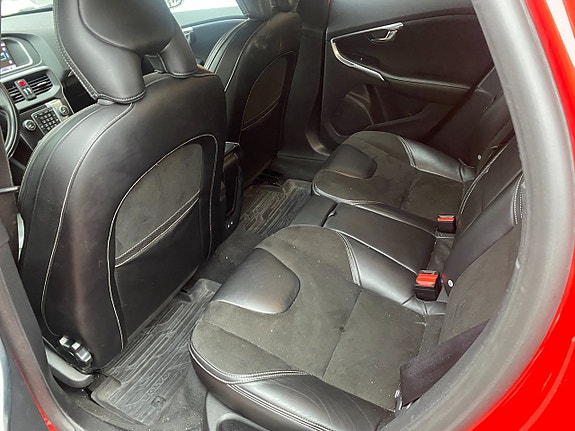 Volvo V40 20 of 21