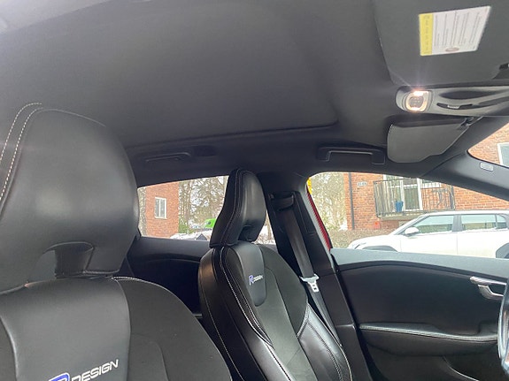 Volvo V40 17 of 21