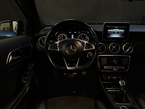 Mercedes-Benz A180 17 of 25