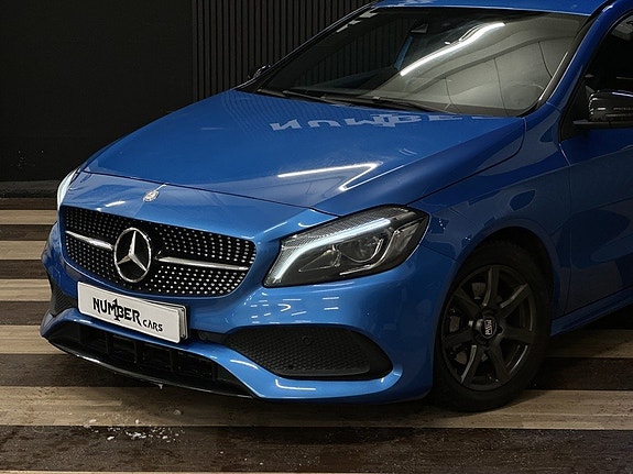 Mercedes-Benz A180 3 of 5